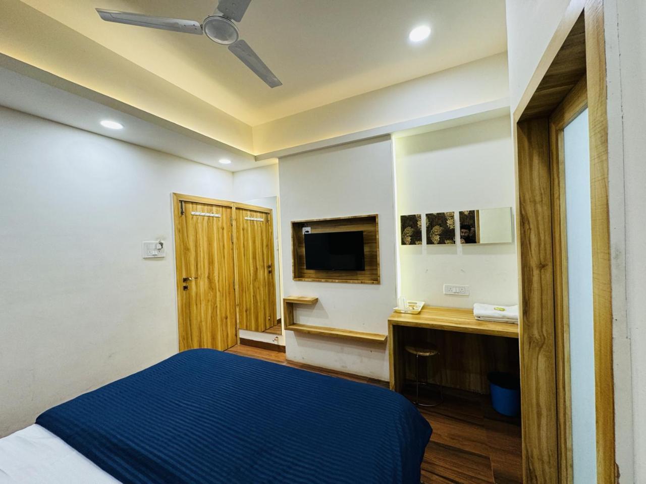 Hotel Shree Mahakal Krapa Ujjain Eksteriør bilde
